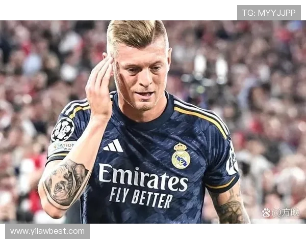 克罗斯在足球世界的传奇之路与他对现代中场的深远影响分析