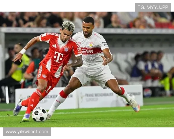 拜仁慕尼黑迎战中央德国力争主场胜利展现强大实力